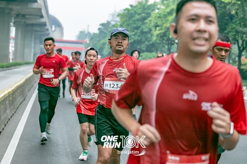 Race photo from ONE RUN 10 K