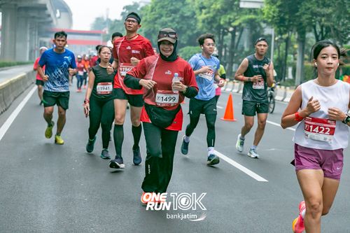 Race photo from ONE RUN 10 K