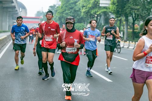 Race photo from ONE RUN 10 K