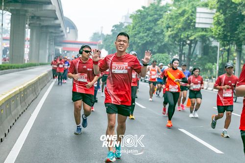 Race photo from ONE RUN 10 K
