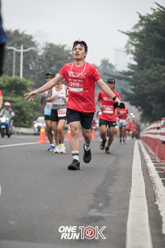Race photo from ONE RUN 10K 2025
