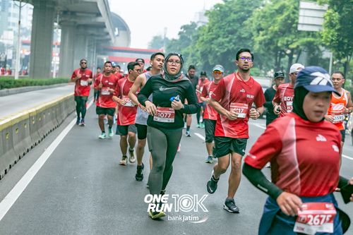 Race photo from ONE RUN 10 K