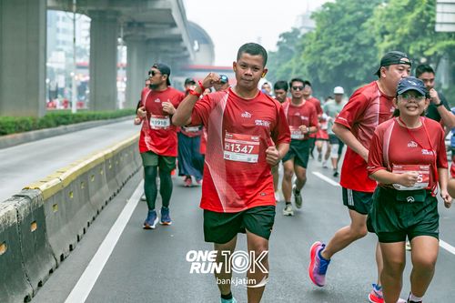 Race photo from ONE RUN 10 K