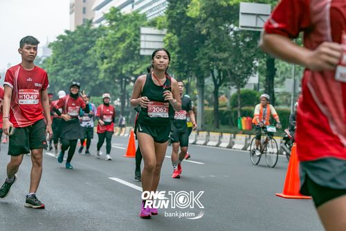 Race photo from ONE RUN 10 K
