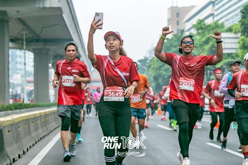 Race photo from ONE RUN 10 K