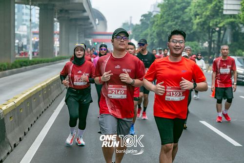 Race photo from ONE RUN 10 K