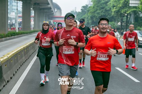 Race photo from ONE RUN 10 K