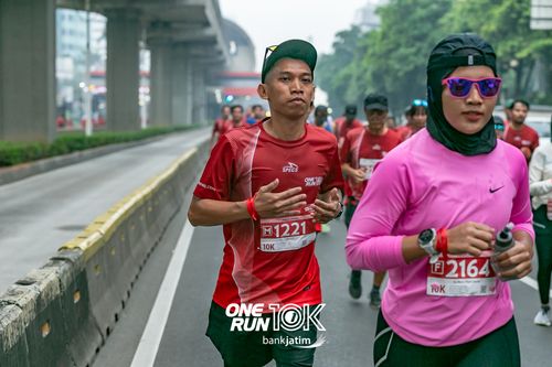 Race photo from ONE RUN 10 K
