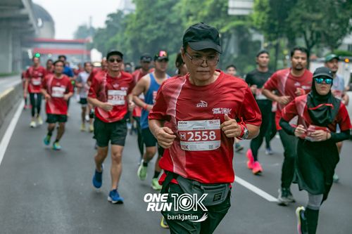 Race photo from ONE RUN 10 K