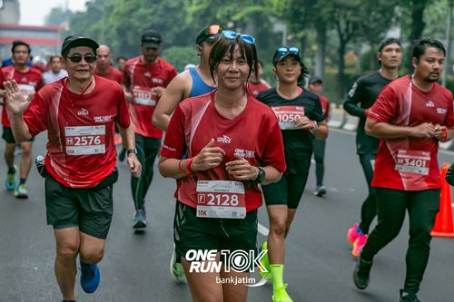 Race photo from ONE RUN 10 K