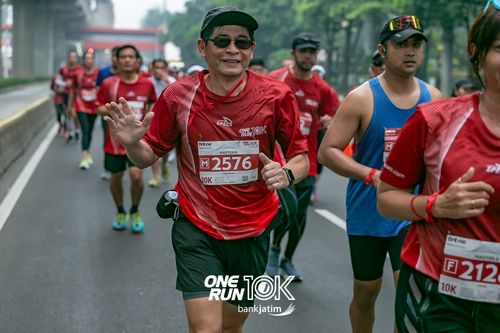 Race photo from ONE RUN 10 K