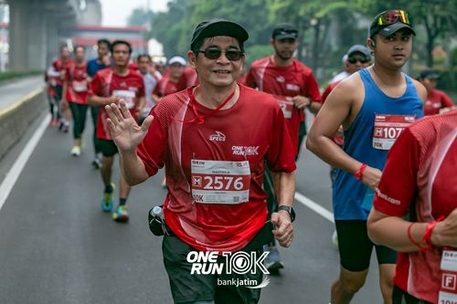 Race photo from ONE RUN 10 K