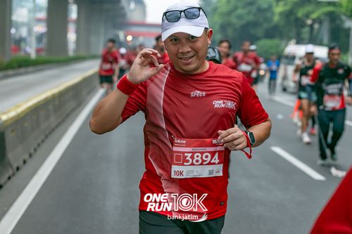 Race photo from ONE RUN 10 K