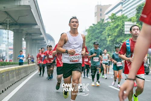Race photo from ONE RUN 10 K