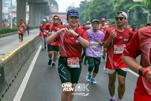 Race photo from ONE RUN 10 K