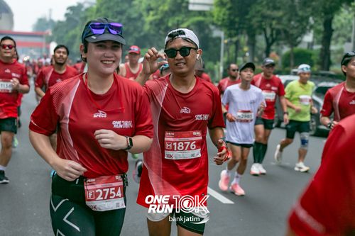 Race photo from ONE RUN 10 K