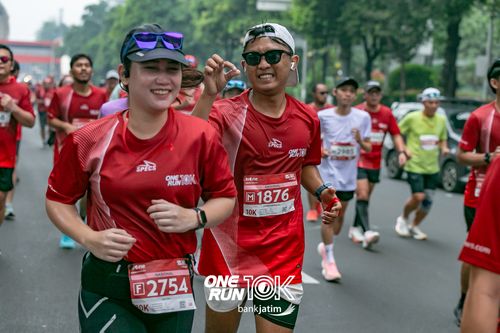 Race photo from ONE RUN 10 K
