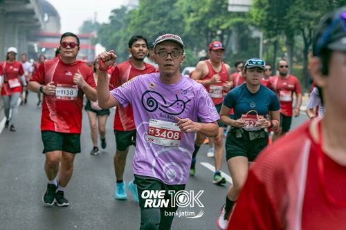 Race photo from ONE RUN 10 K