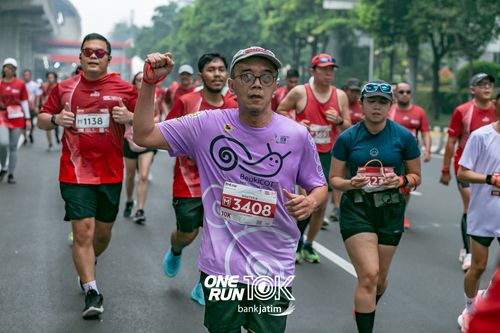 Race photo from ONE RUN 10 K