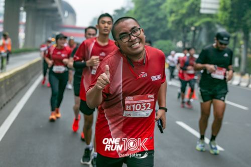 Race photo from ONE RUN 10 K