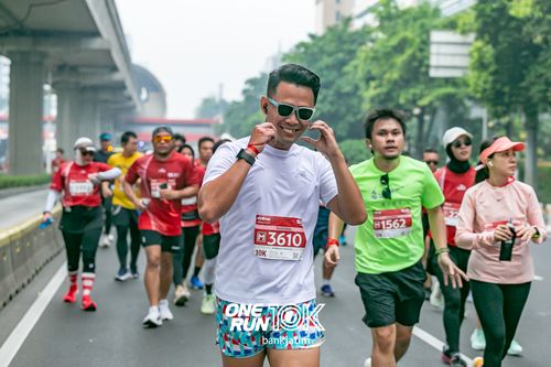 Race photo from ONE RUN 10 K
