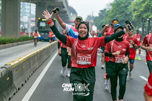 Race photo from ONE RUN 10 K