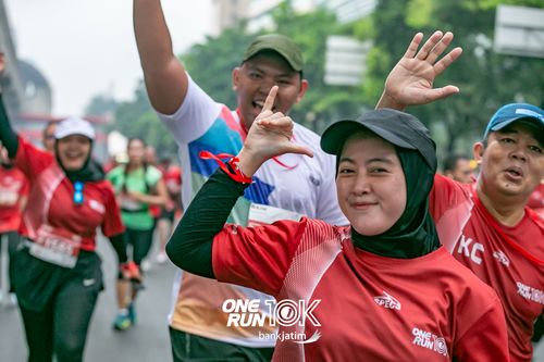 Race photo from ONE RUN 10 K