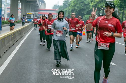 Race photo from ONE RUN 10 K