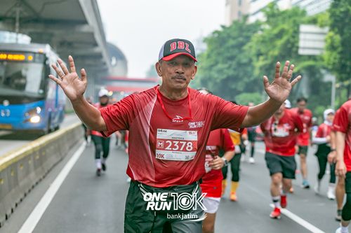 Race photo from ONE RUN 10 K
