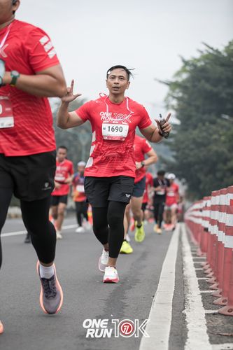 Race photo from ONE RUN 10K 2025