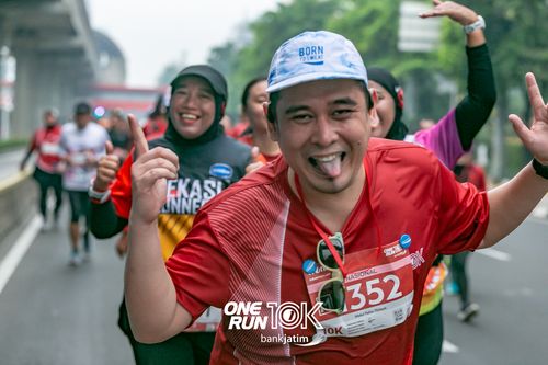 Race photo from ONE RUN 10 K