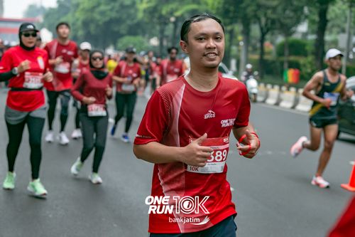 Race photo from ONE RUN 10 K