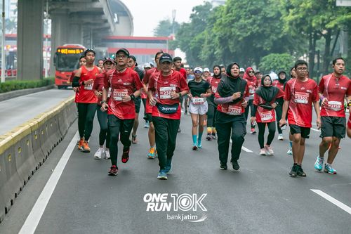 Race photo from ONE RUN 10 K