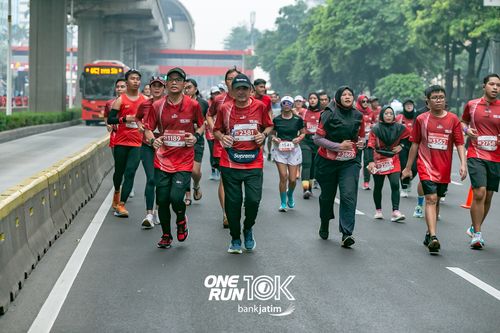 Race photo from ONE RUN 10 K