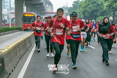 Race photo from ONE RUN 10 K