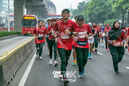 Race photo from ONE RUN 10 K