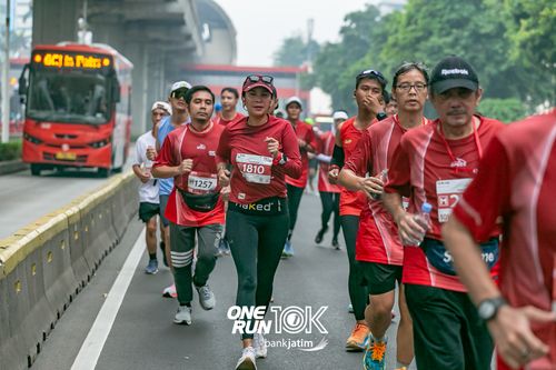 Race photo from ONE RUN 10 K