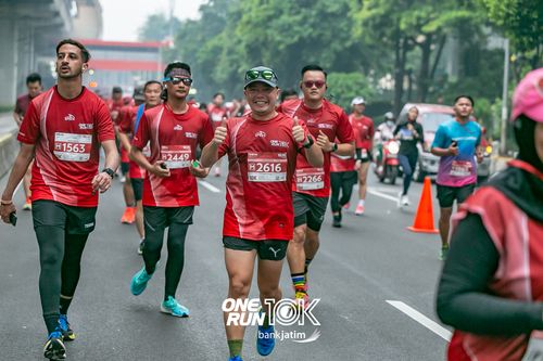 Race photo from ONE RUN 10 K