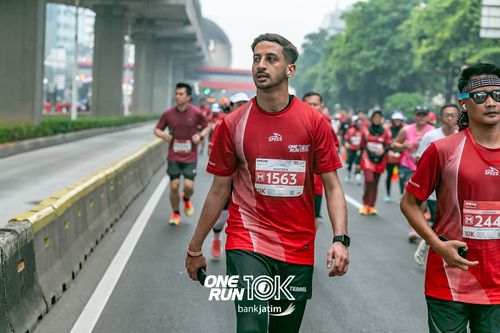 Race photo from ONE RUN 10 K