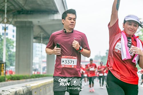 Race photo from ONE RUN 10 K