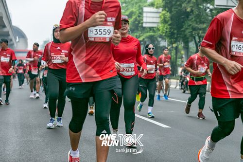 Race photo from ONE RUN 10 K