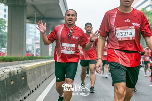 Race photo from ONE RUN 10 K