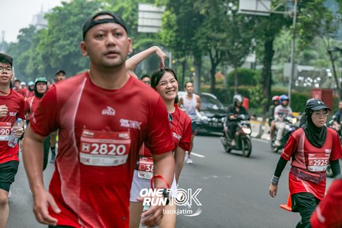 Race photo from ONE RUN 10 K