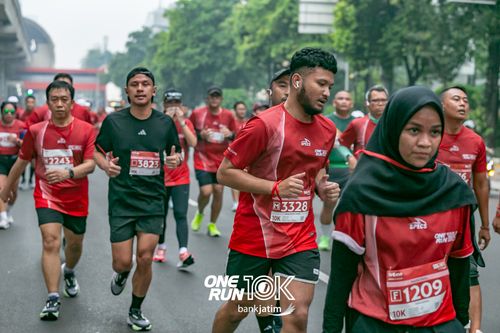 Race photo from ONE RUN 10 K