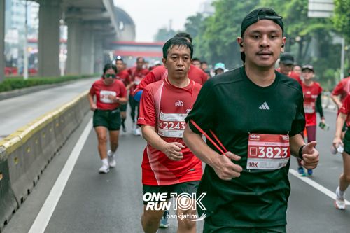 Race photo from ONE RUN 10 K