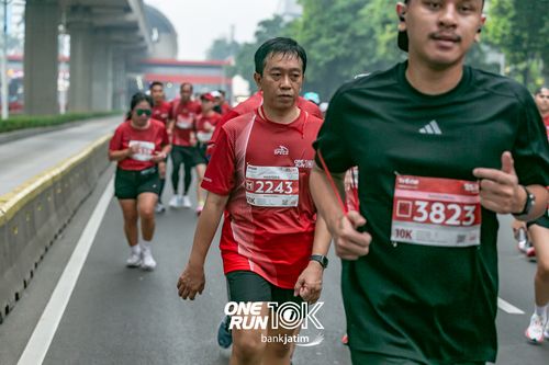Race photo from ONE RUN 10 K