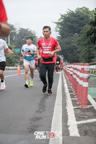 Race photo from ONE RUN 10K 2025