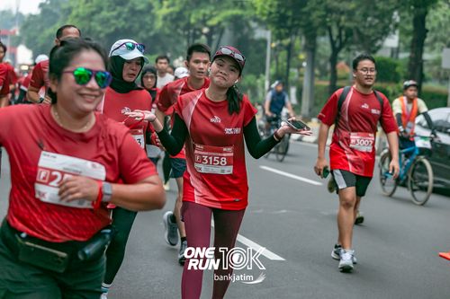Race photo from ONE RUN 10 K