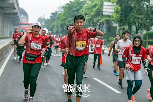 Race photo from ONE RUN 10 K