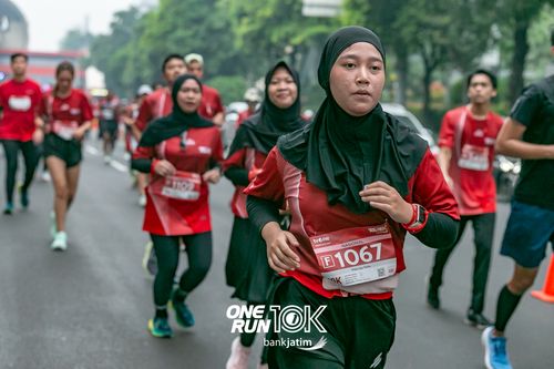 Race photo from ONE RUN 10 K